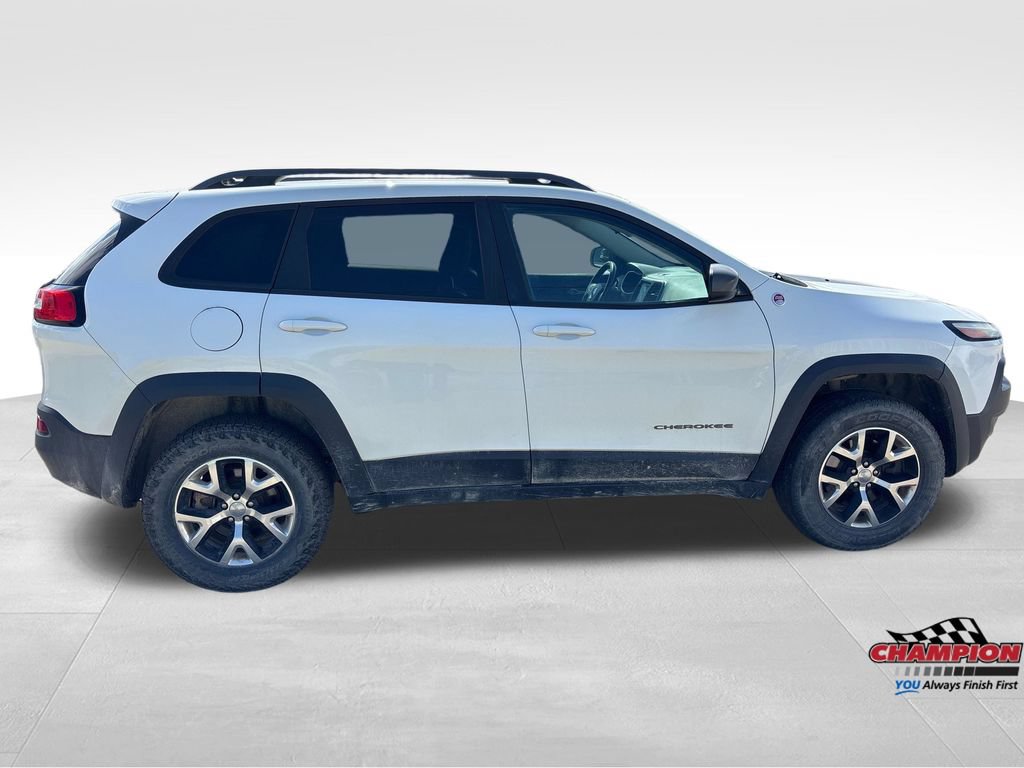 Used 2014 Jeep Cherokee Trailhawk w/ Cold Weather Group AWD/4WD image 6