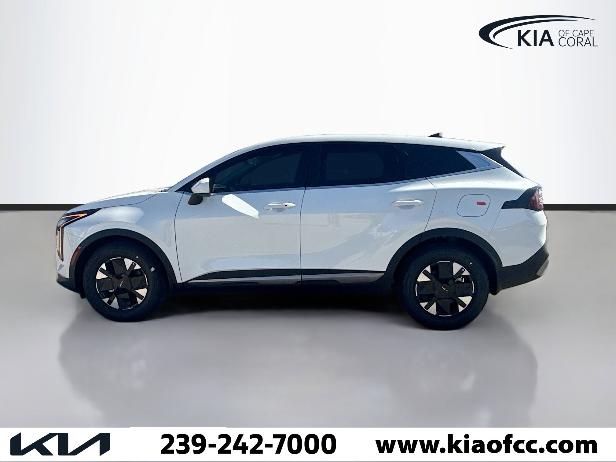 New 2026 Kia Sportage LX image 2