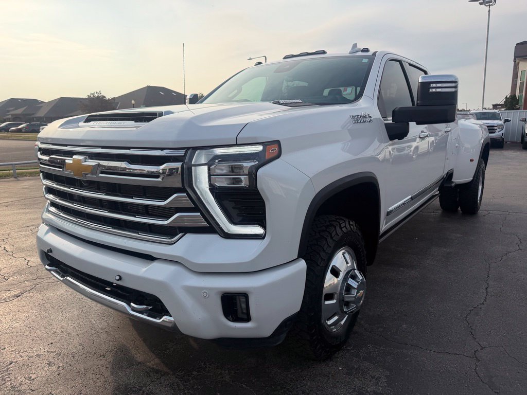 Used 2024 Chevrolet Silverado 3500 High Country w/ High Country Premium Package AWD/4WD image 10
