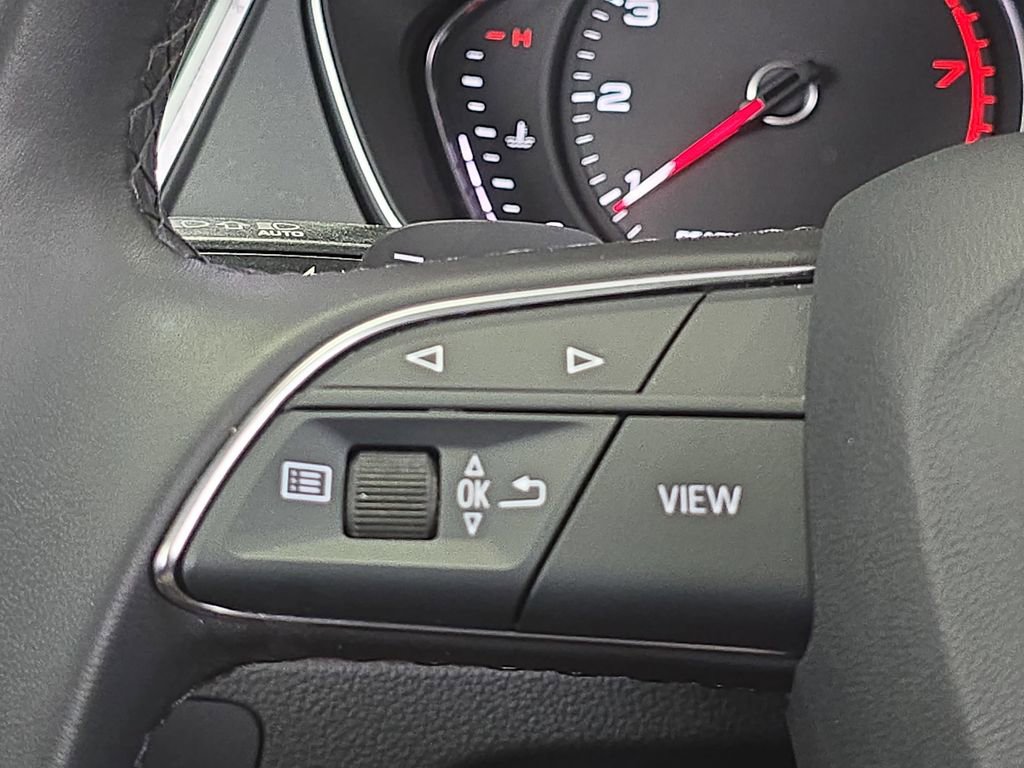 Used 2023 Audi Q5 2.0T Premium w/ Convenience Package image 14