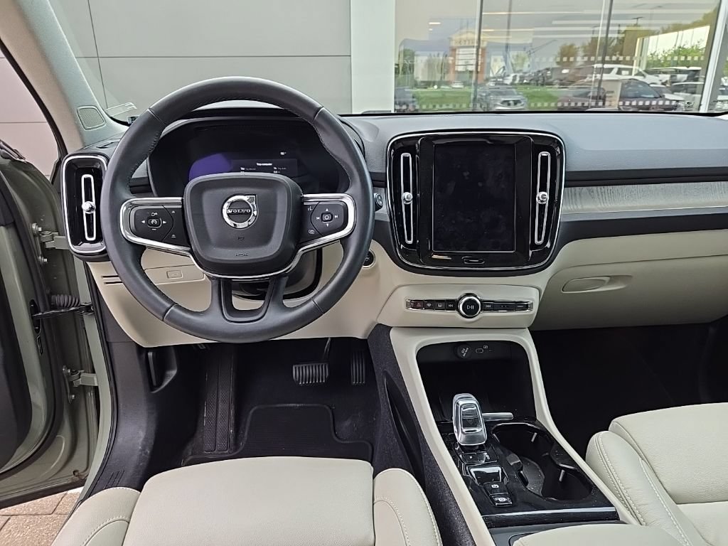 Used 2023 Volvo XC40 B5 Ultimate w/ Climate Package AWD/4WD image 15
