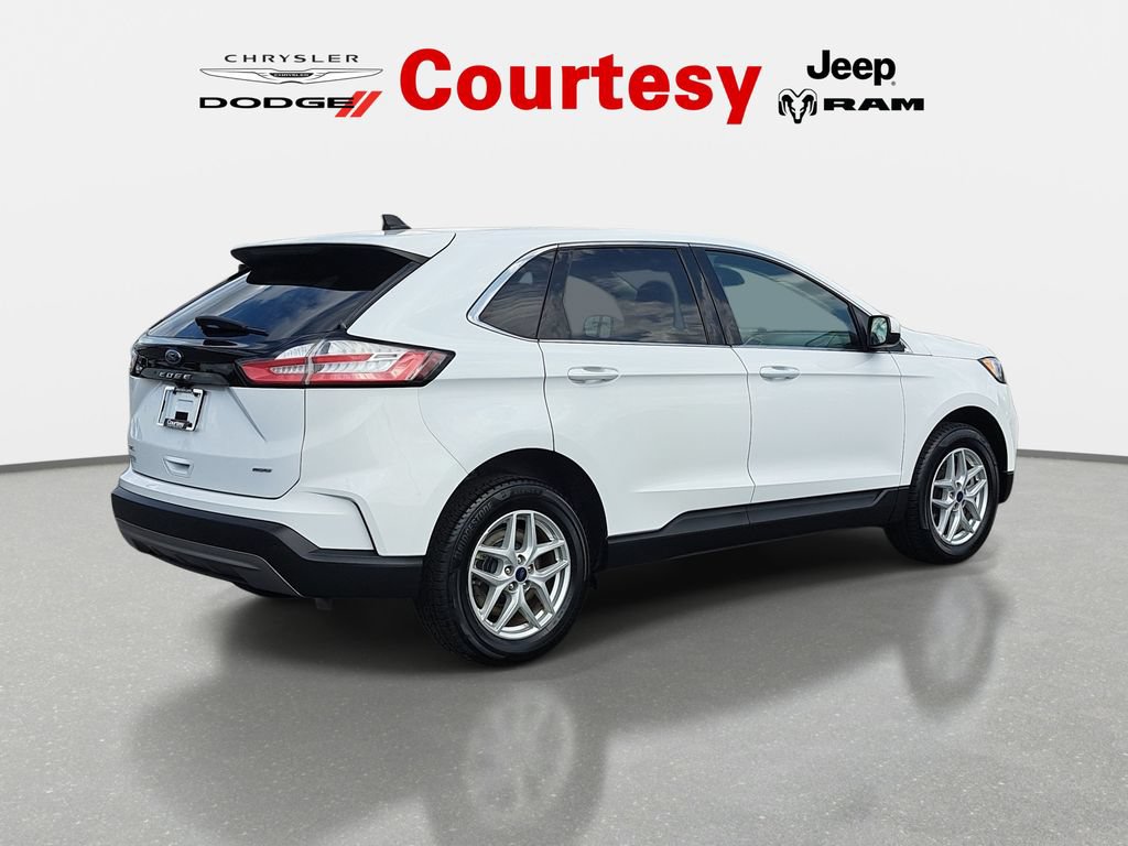 Used 2022 Ford Edge SEL w/ Convenience Package AWD/4WD image 4