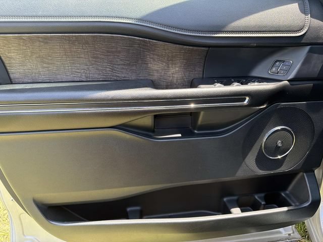 Used 2019 Ford Expedition Max Limited RWD image 23