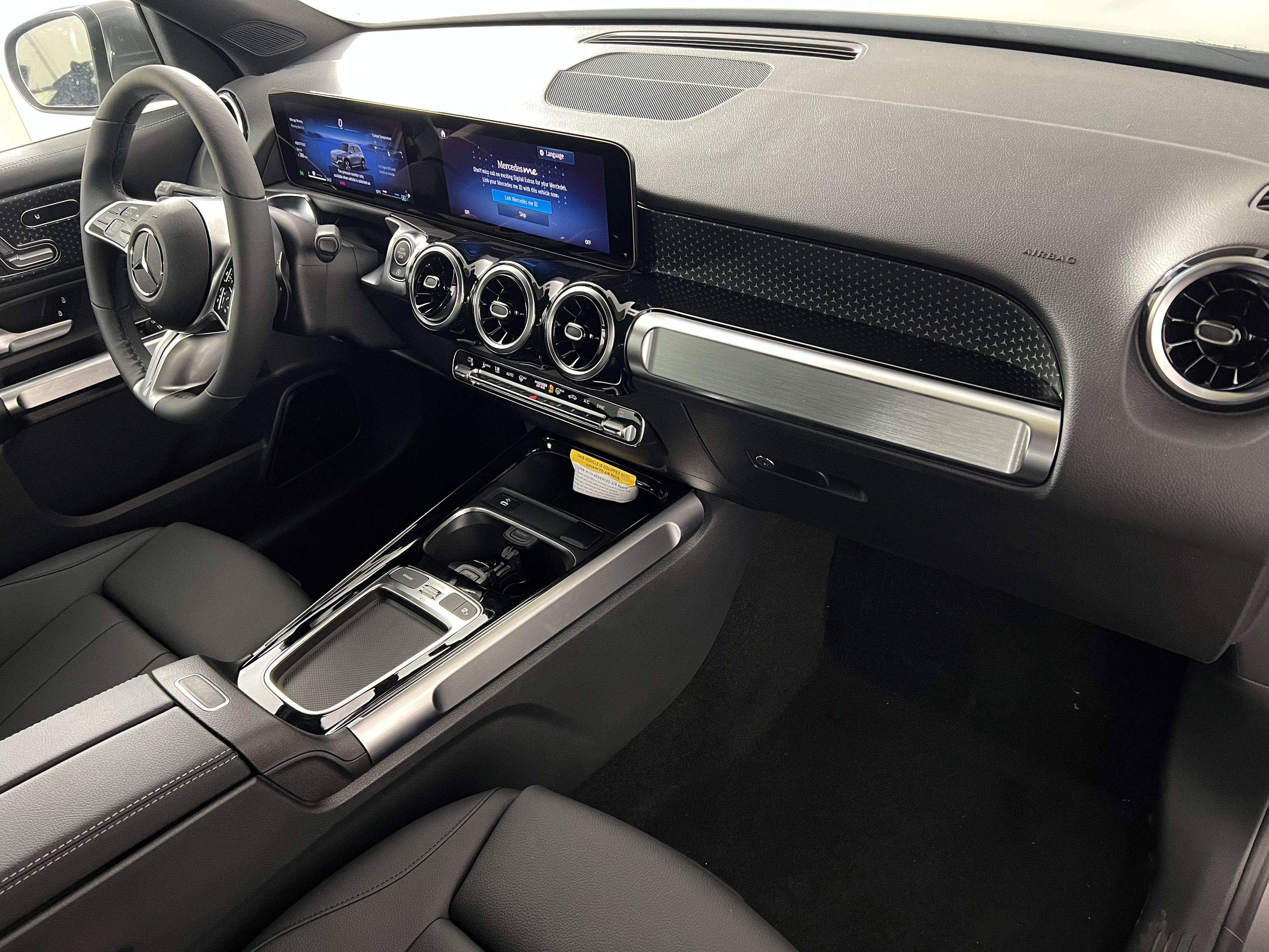 Used 2026 Mercedes-Benz GLB 250 4MATIC image 26