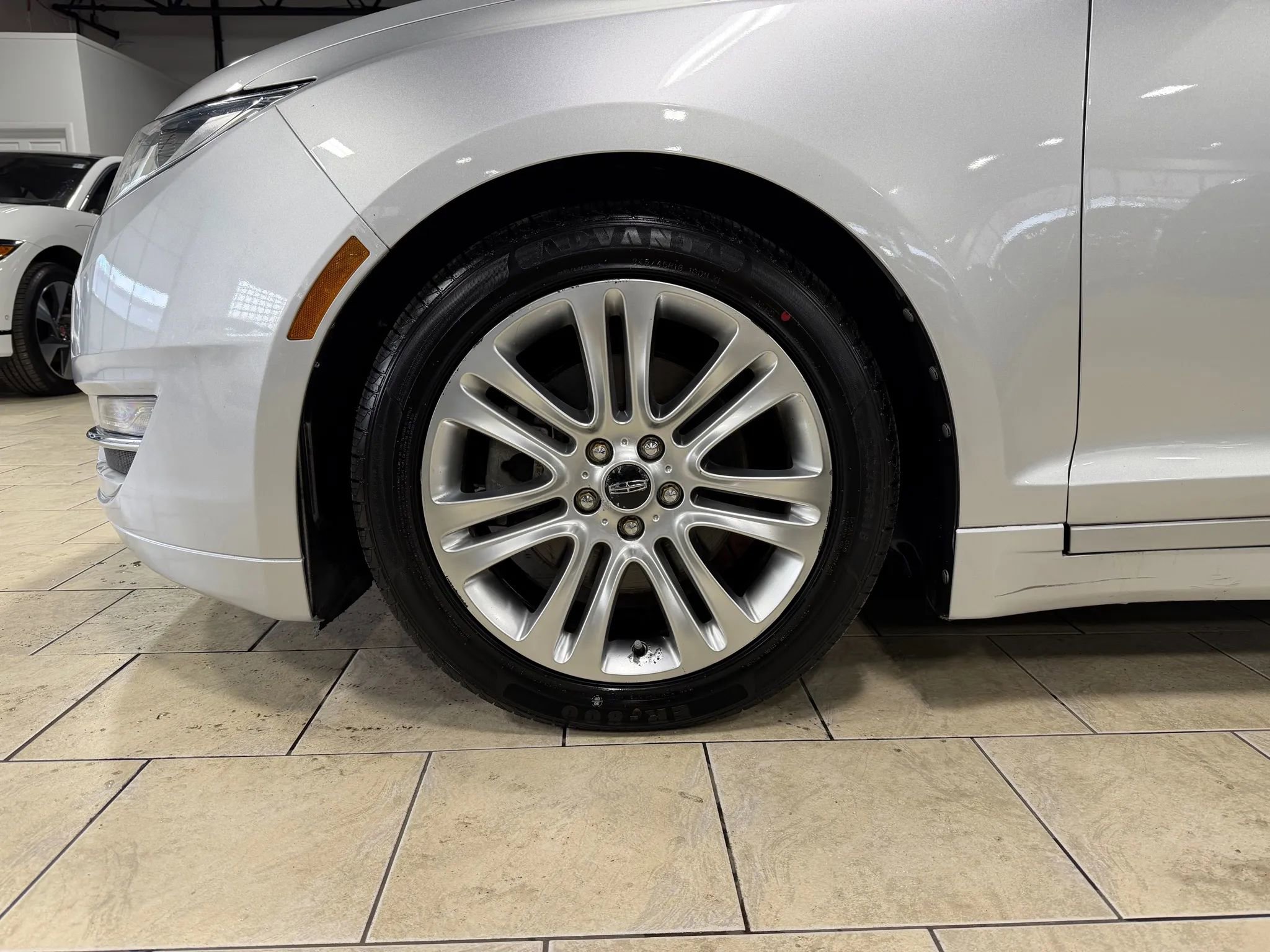 Used 2013 Lincoln MKZ image 35