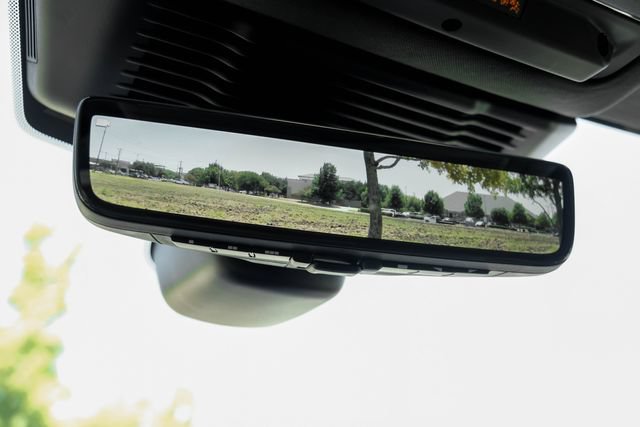 New 2026 Land Rover Discovery Sport Landmark AWD/4WD image 32