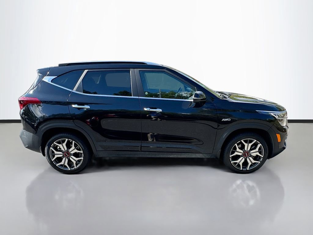 Used 2022 Kia Seltos SX w/ Sunroof Package image 8