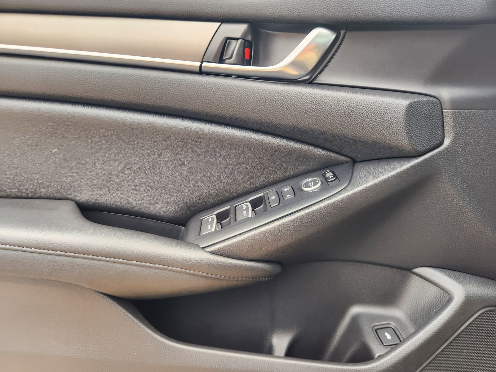 Used 2019 Honda Accord LX image 22