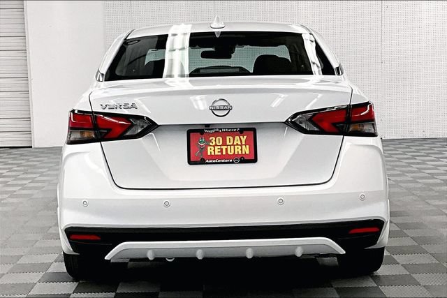 New 2025 Nissan Versa SV w/ Trunk Package FWD image 4
