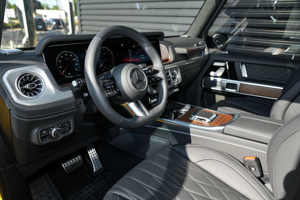 Used 2026 Mercedes-Benz G 550 image 4