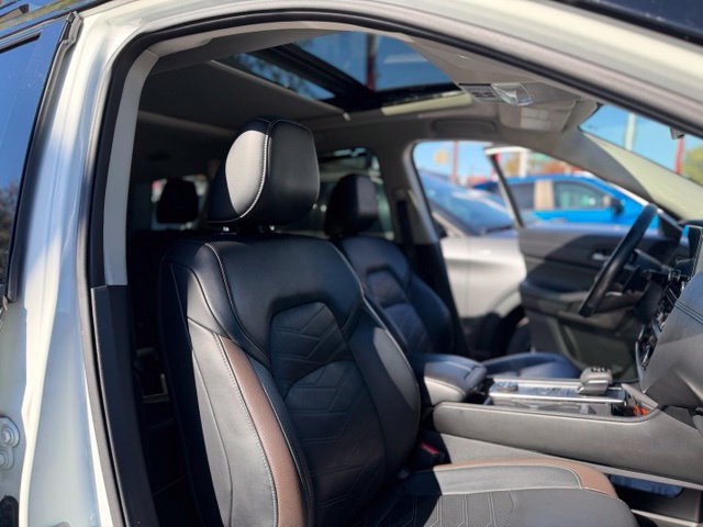 Used 2023 Nissan Pathfinder Platinum AWD/4WD image 35