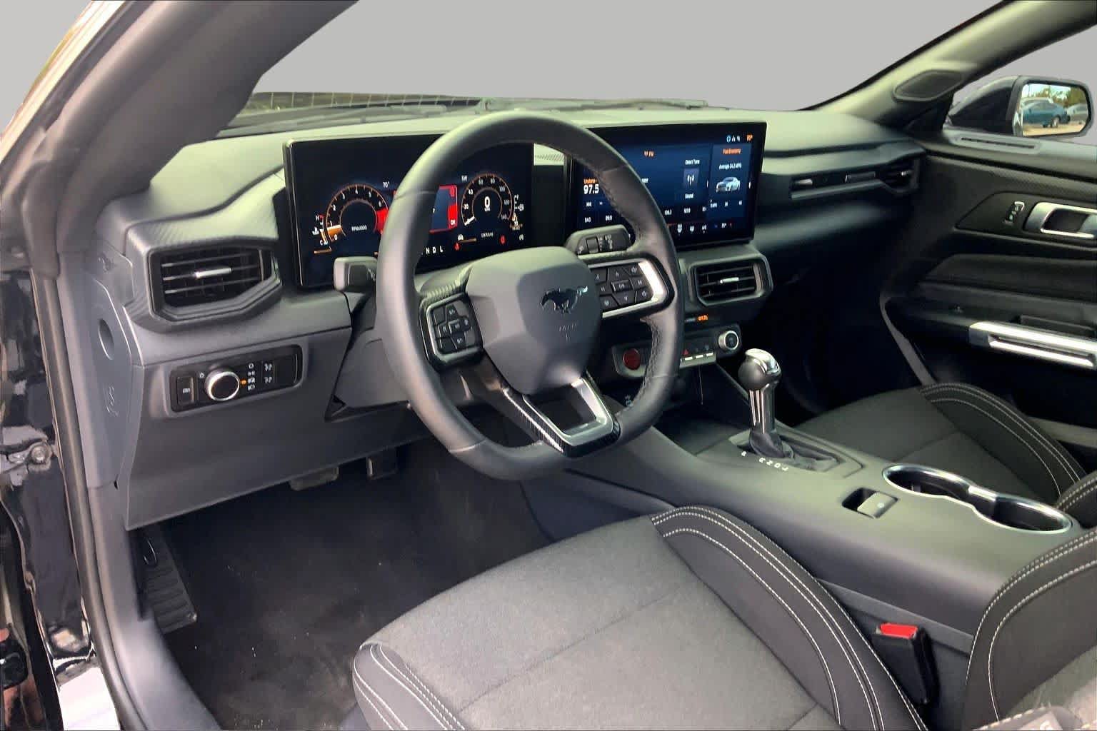 Used 2025 Ford Mustang Coupe RWD image 16