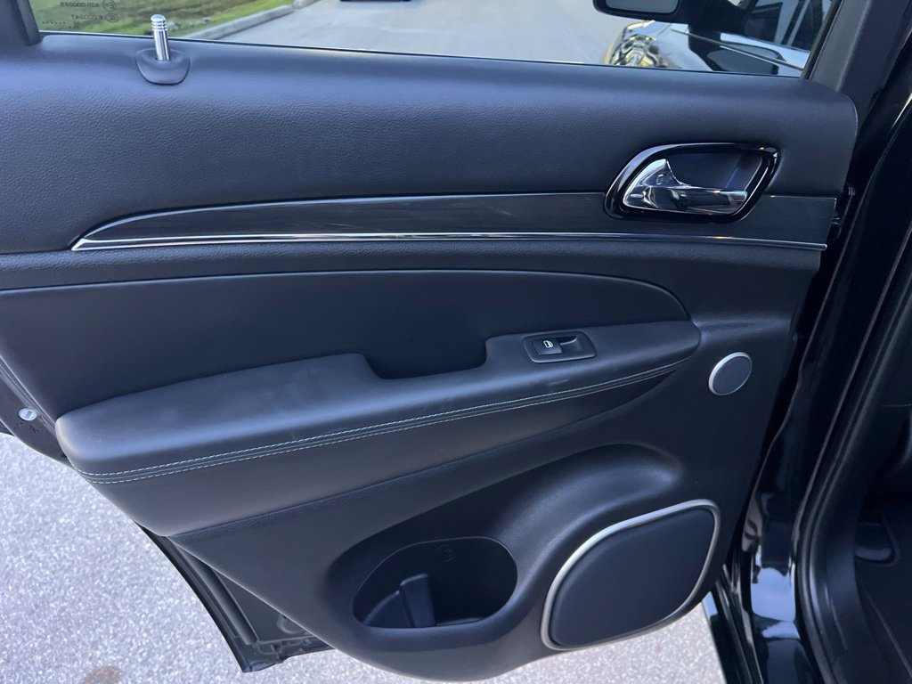 Used 2020 Jeep Grand Cherokee Overland AWD/4WD image 26