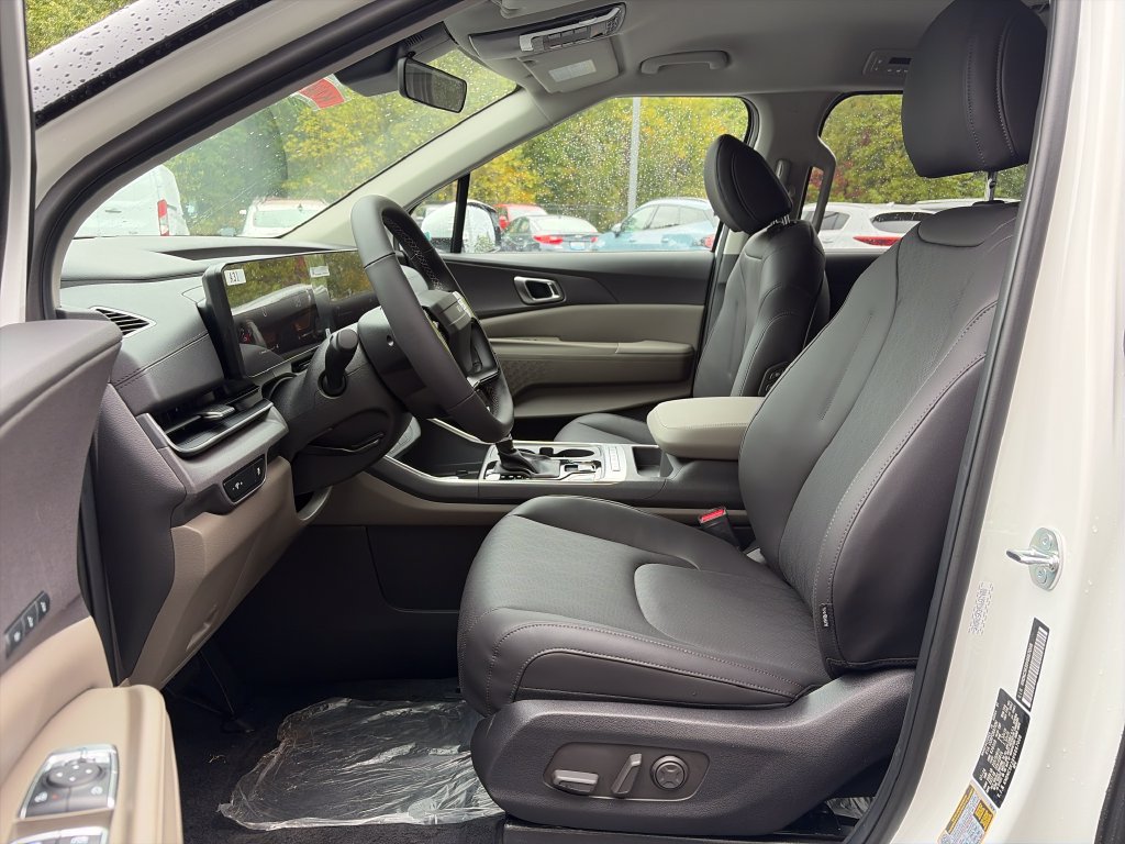 New 2027 Kia Carnival EX FWD image 15