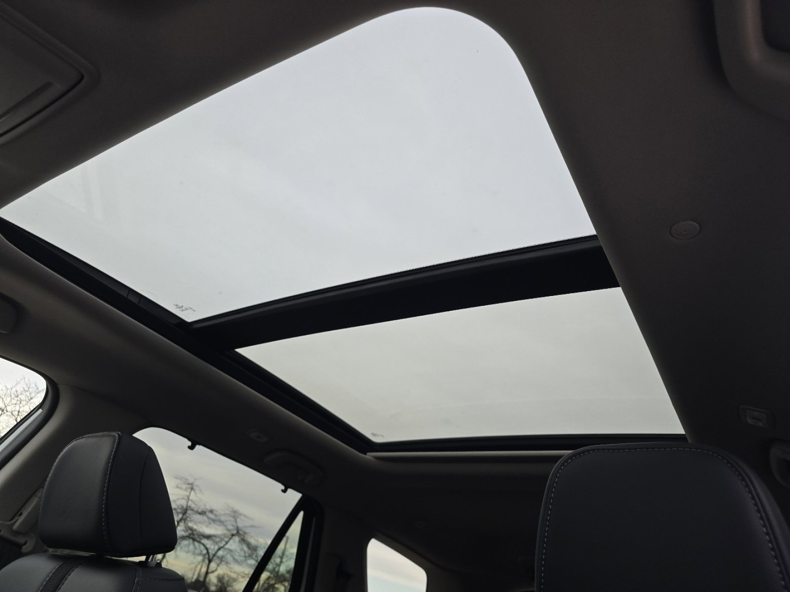 New 2025 Honda Pilot Touring image 3