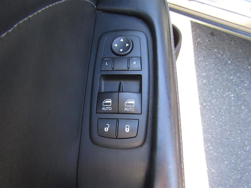 Used 2015 Dodge Challenger SXT Plus w/ Driver Convenience Group image 10