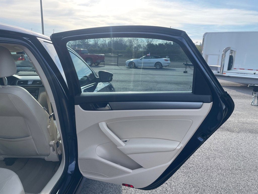 Used 2014 Volkswagen Passat 1.8T SE image 19