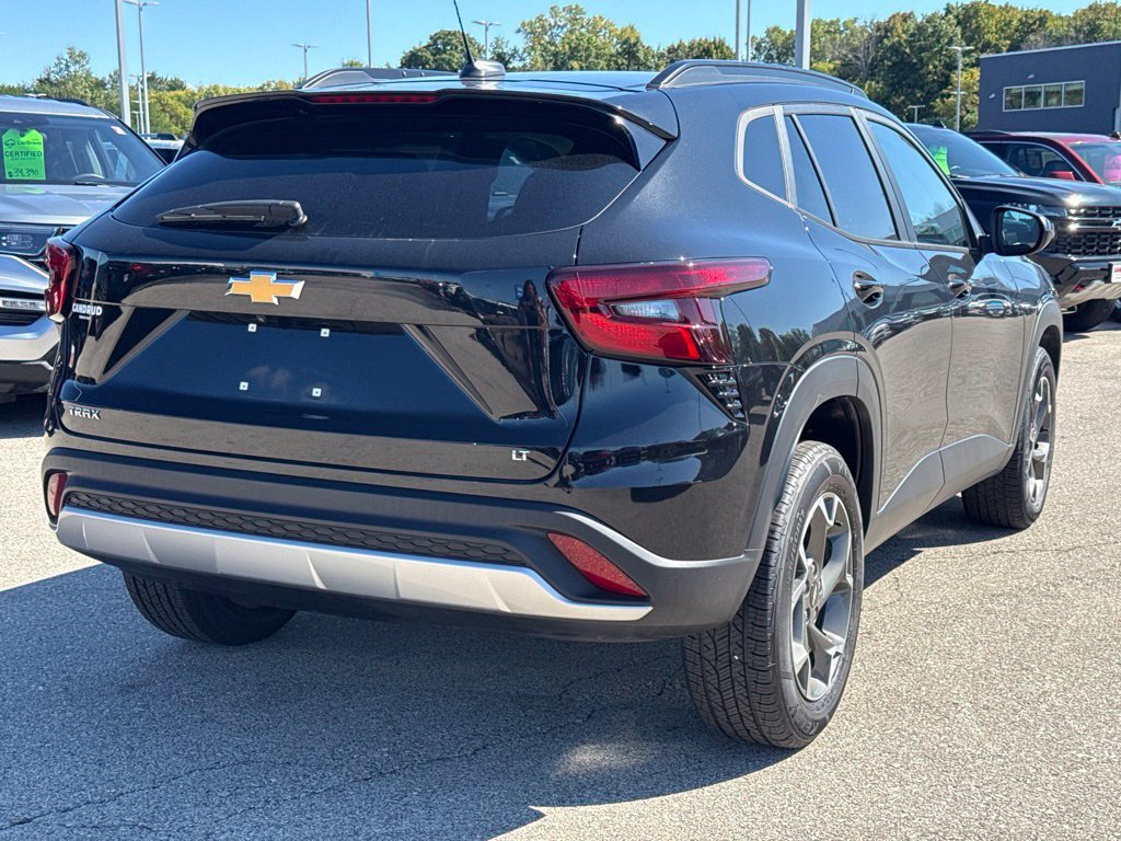 Certified 2024 Chevrolet Trax LT w/ Driver Confidence Package FWD image 33