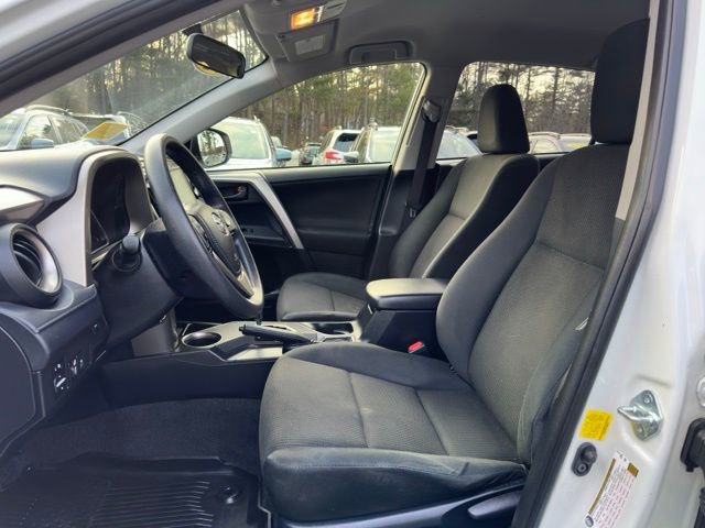 Used 2015 Toyota RAV4 LE image 18