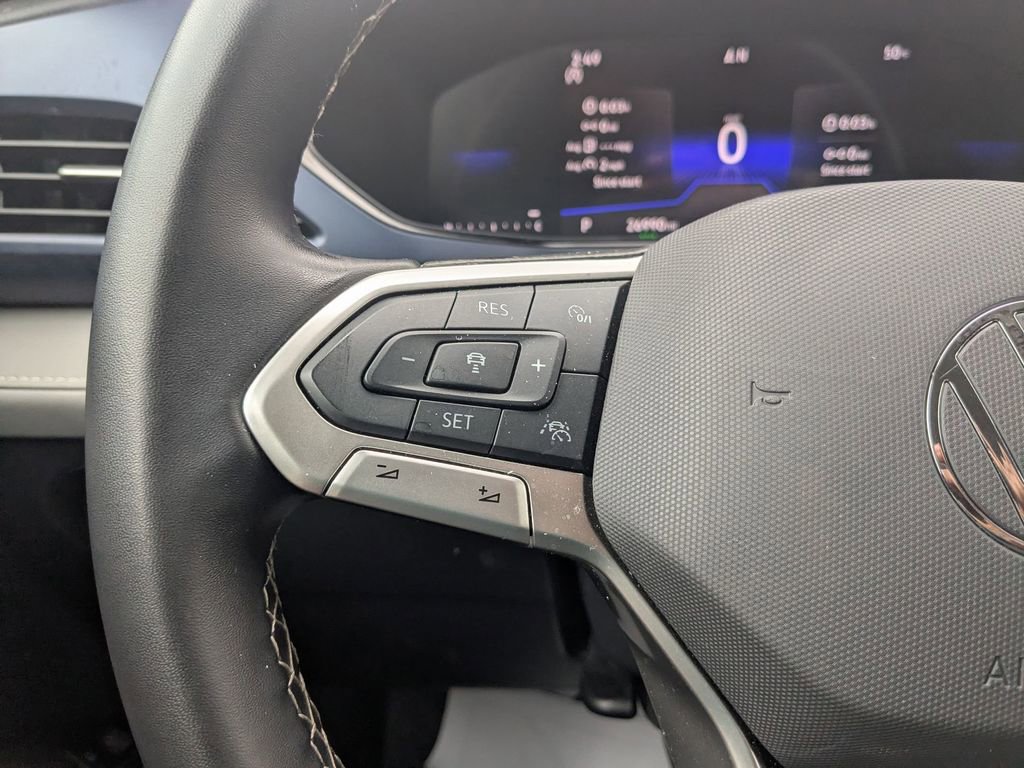Used 2024 Volkswagen Taos SE image 15