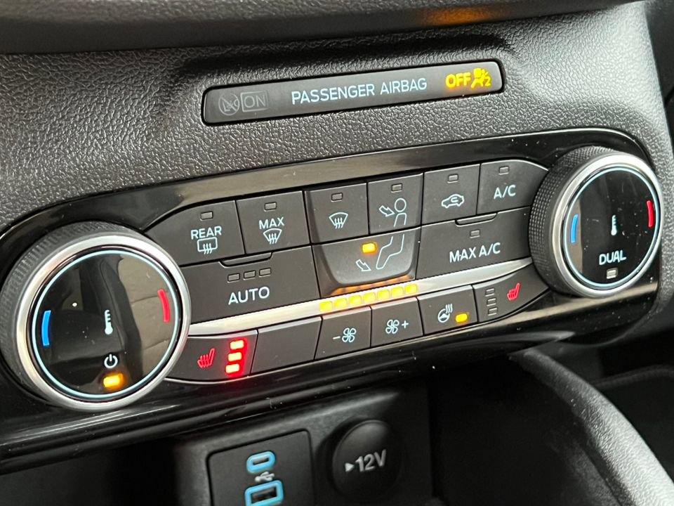 Certified 2022 Ford Escape Titanium w/ Titanium Elite Package image 26