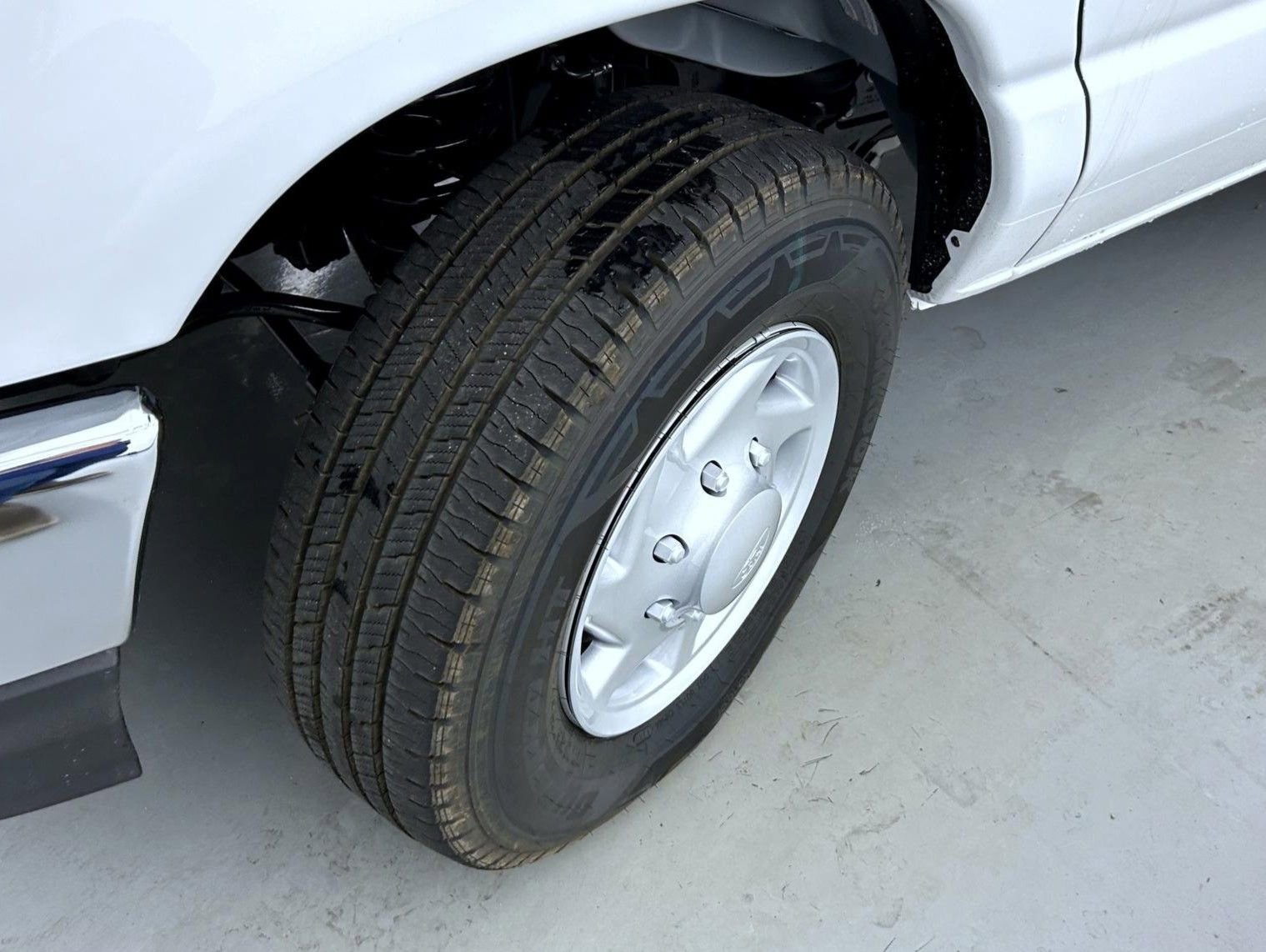 New 2026 Ford E-350 and Econoline 350 Super Duty w/ Power Equipment Group image 19