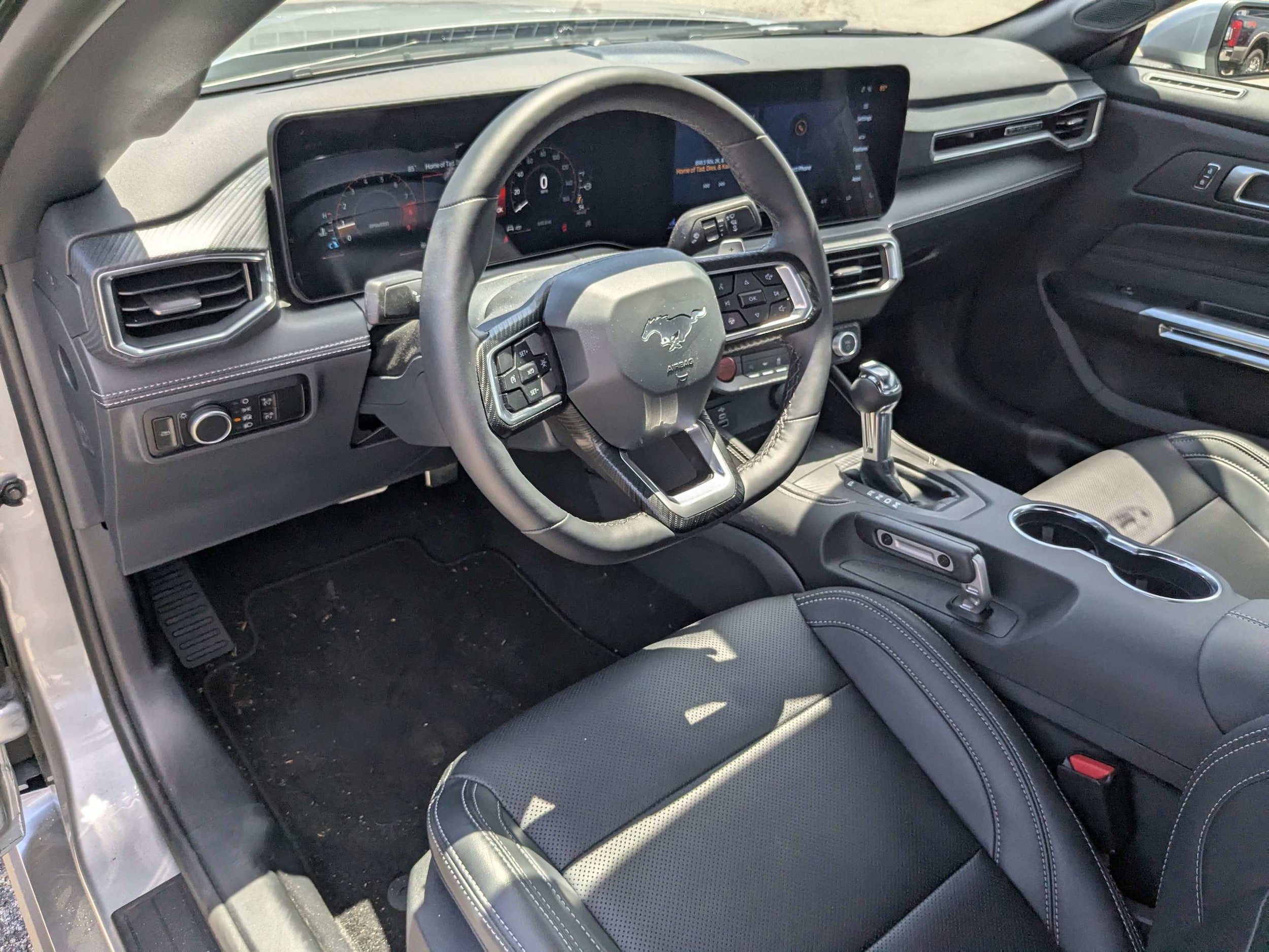 Used 2025 Ford Mustang GT Premium w/ GT Performance Package RWD image 13