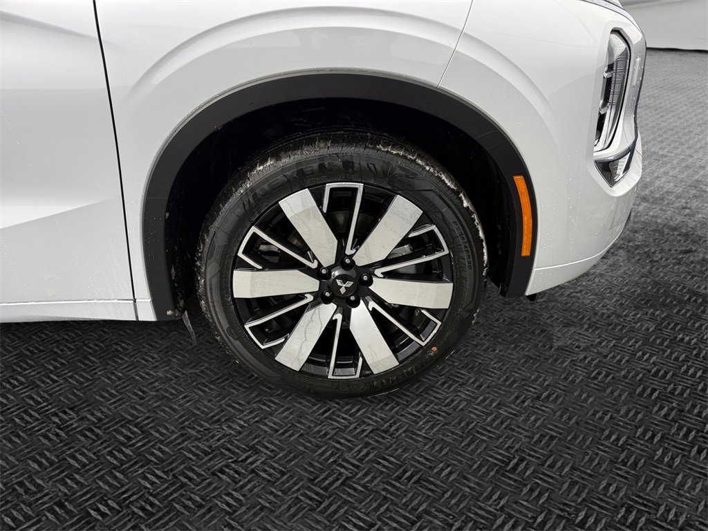 New 2026 Mitsubishi Outlander SEL image 11