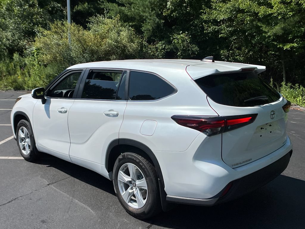 Certified 2024 Toyota Highlander LE AWD/4WD video 3