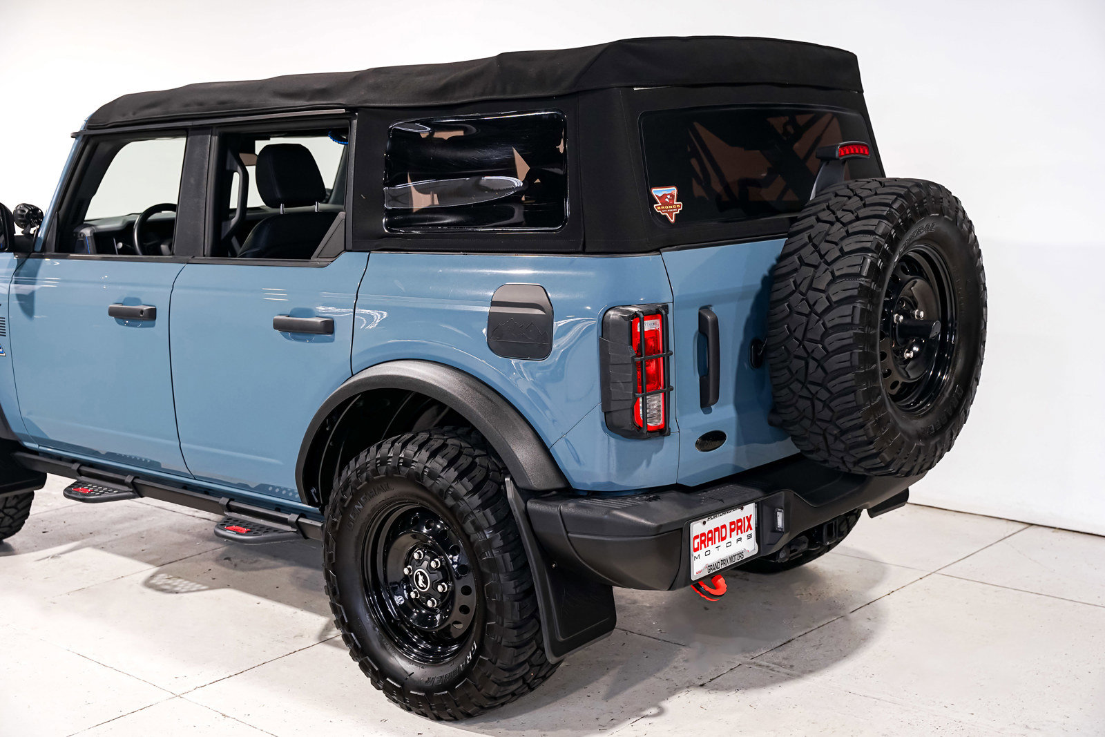 Used 2022 Ford Bronco Black Diamond image 47