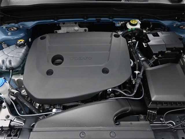 Used 2024 Volvo XC40 B5 Plus w/ Protection Package Premier image 32