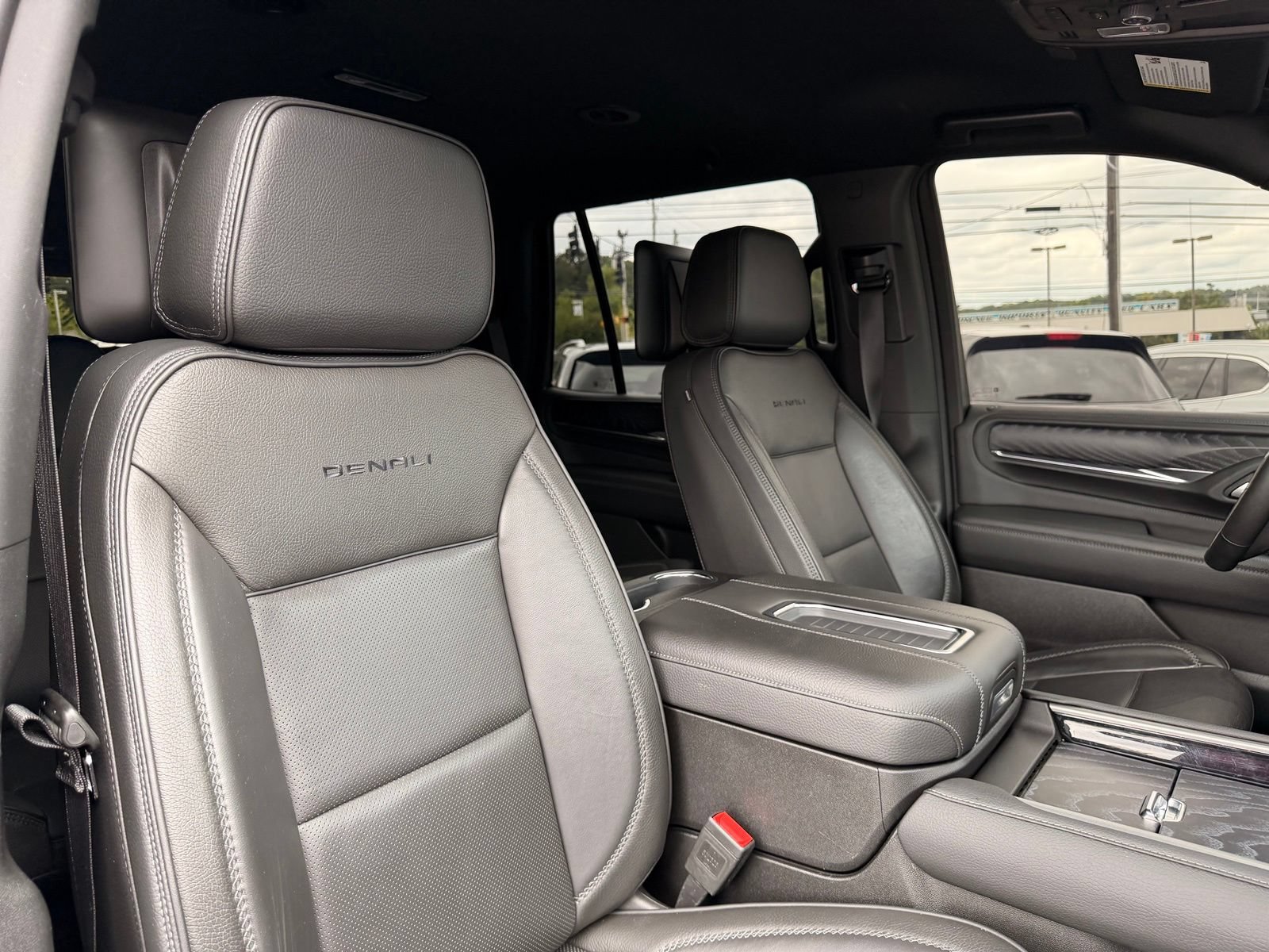 Used 2024 GMC Yukon Denali AWD/4WD image 42