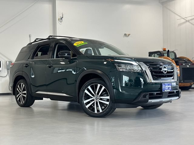 Used 2024 Nissan Pathfinder Platinum w/ Cargo Package AWD/4WD image 2