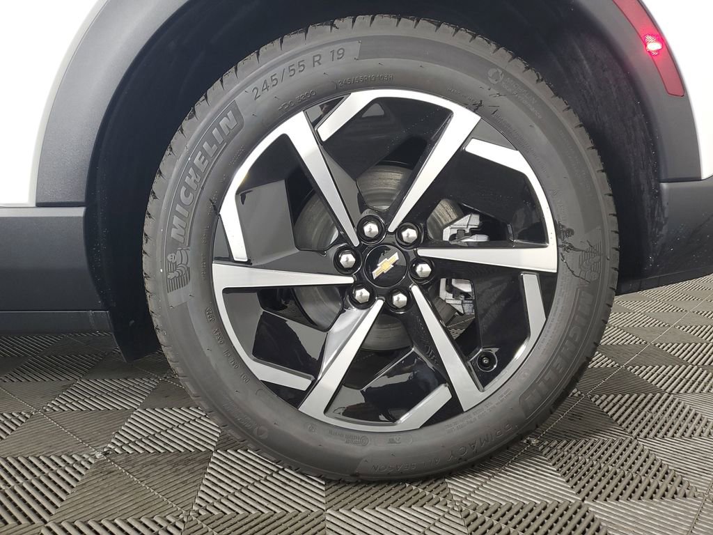 New 2026 Chevrolet Equinox EV LT image 28