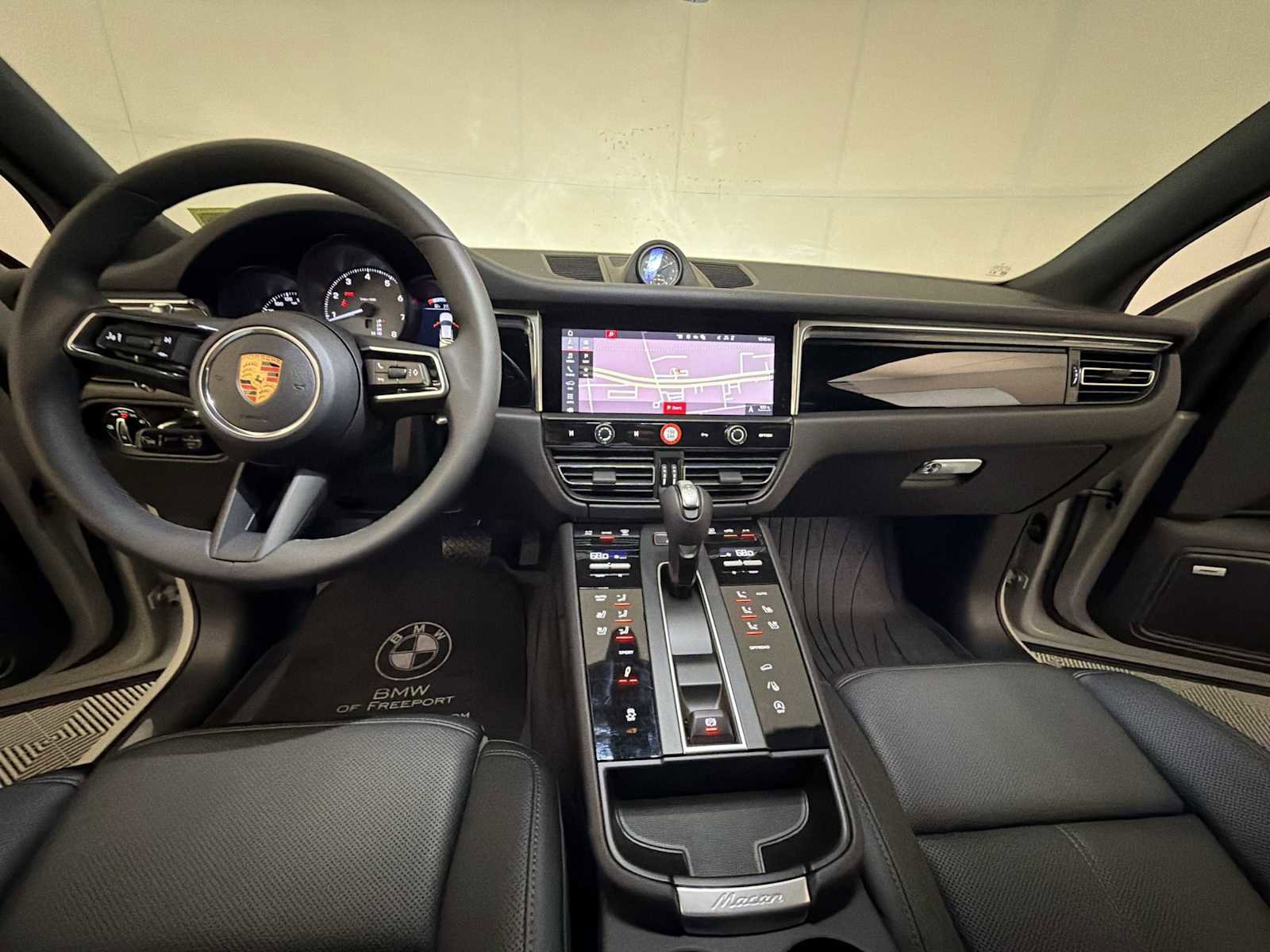 Used 2026 Porsche Macan S AWD/4WD image 16