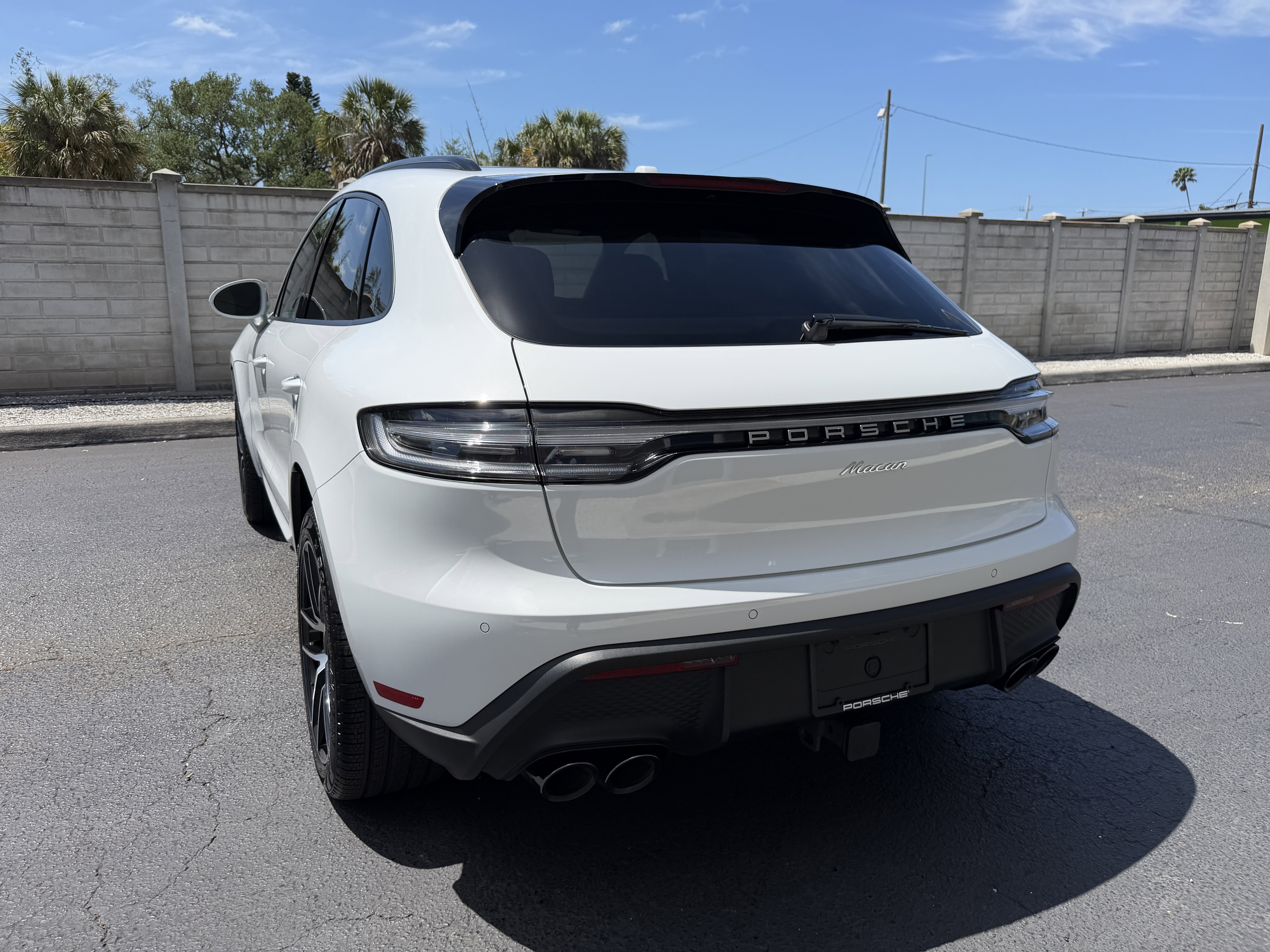 Certified 2025 Porsche Macan image 3