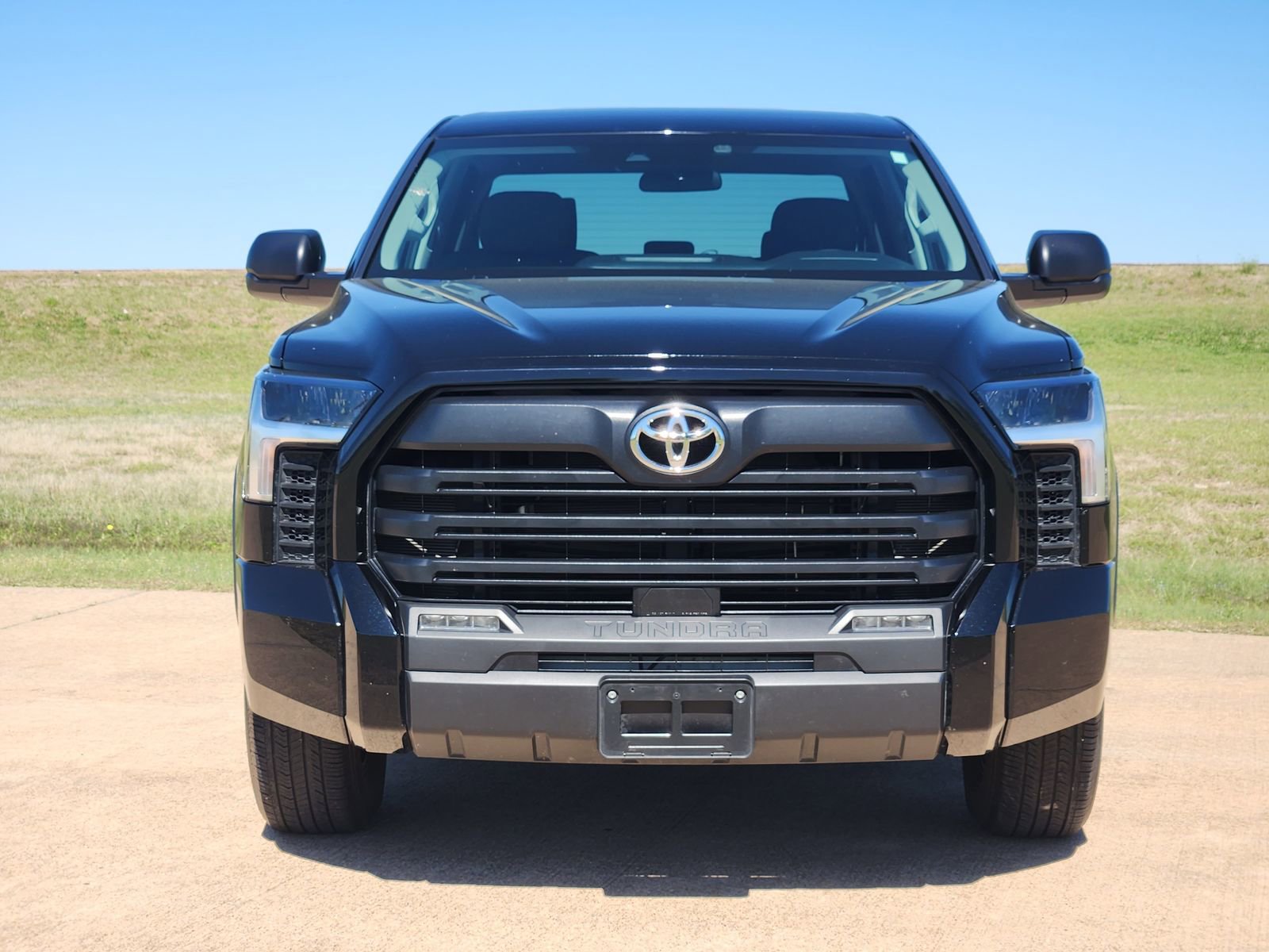 Used 2024 Toyota Tundra SR5 w/ SX Package image 6
