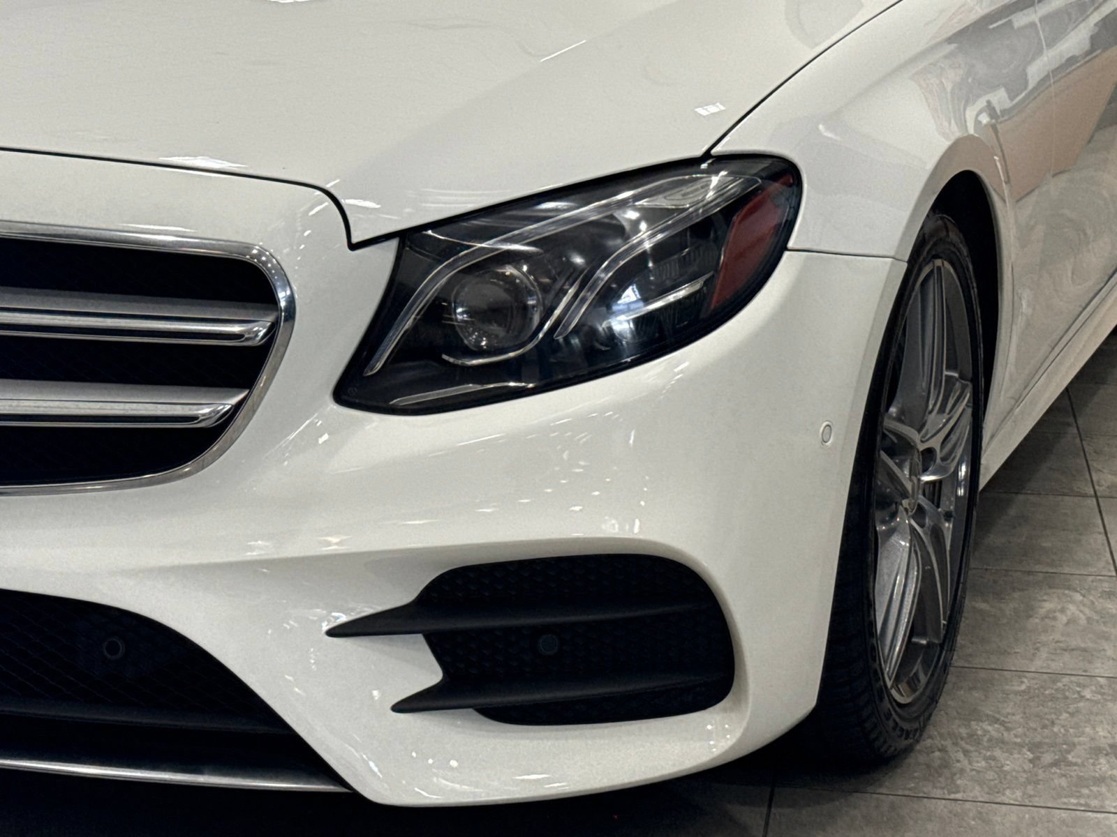 Used 2018 Mercedes-Benz E 300 image 3