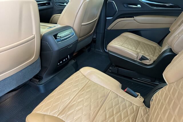 Used 2021 Cadillac Escalade Sport w/ Driver Assist Tech Package AWD/4WD image 12