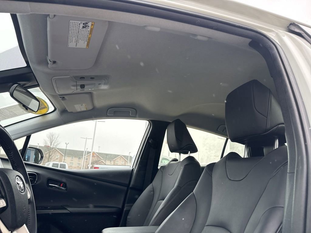 Used 2018 Toyota Prius Prime Premium image 11