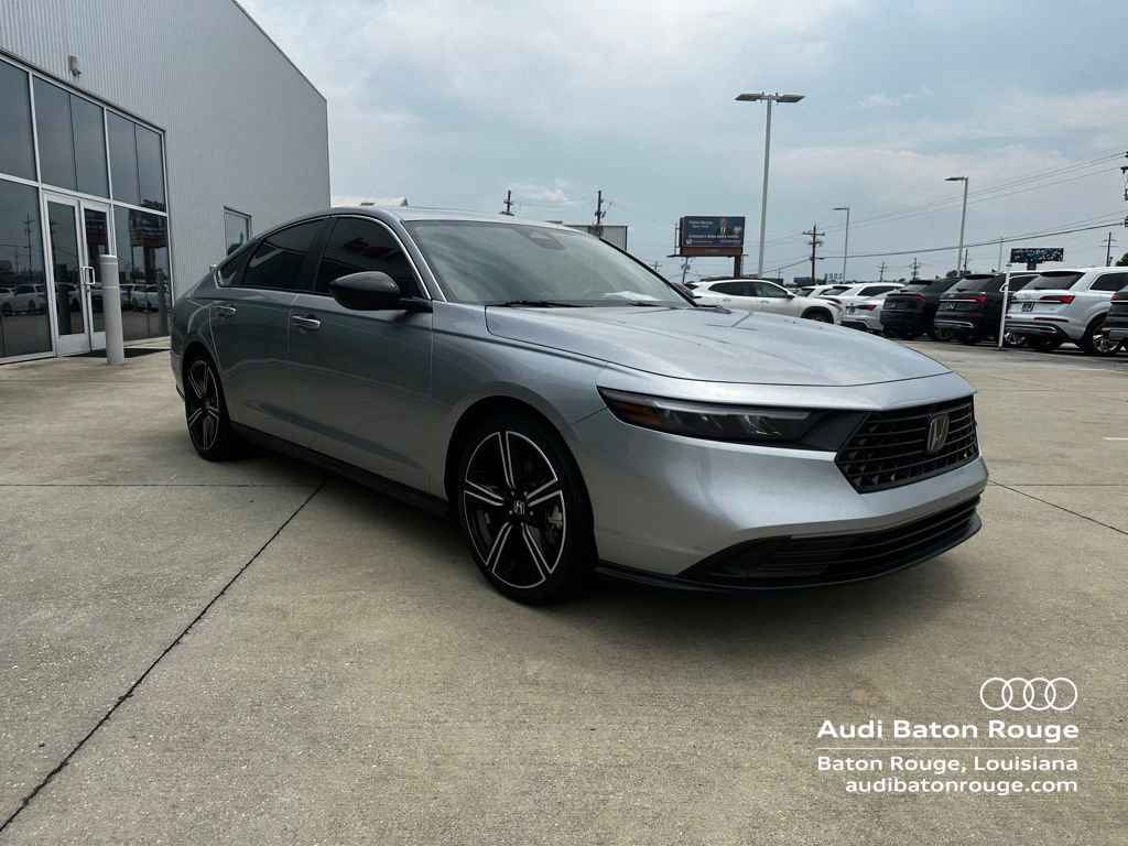 Used 2023 Honda Accord Sport image 3