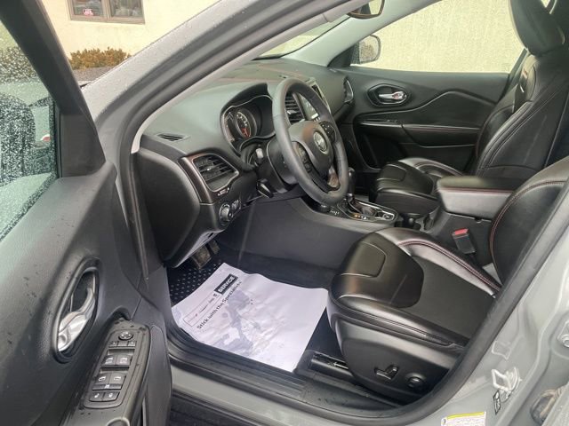 Used 2022 Jeep Cherokee Trailhawk image 20