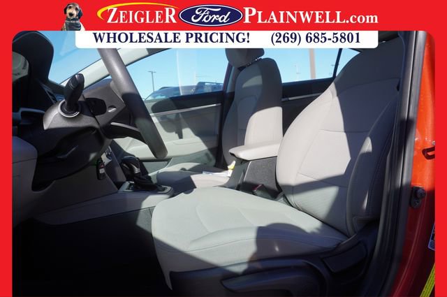 Used 2019 Hyundai Elantra SE image 16