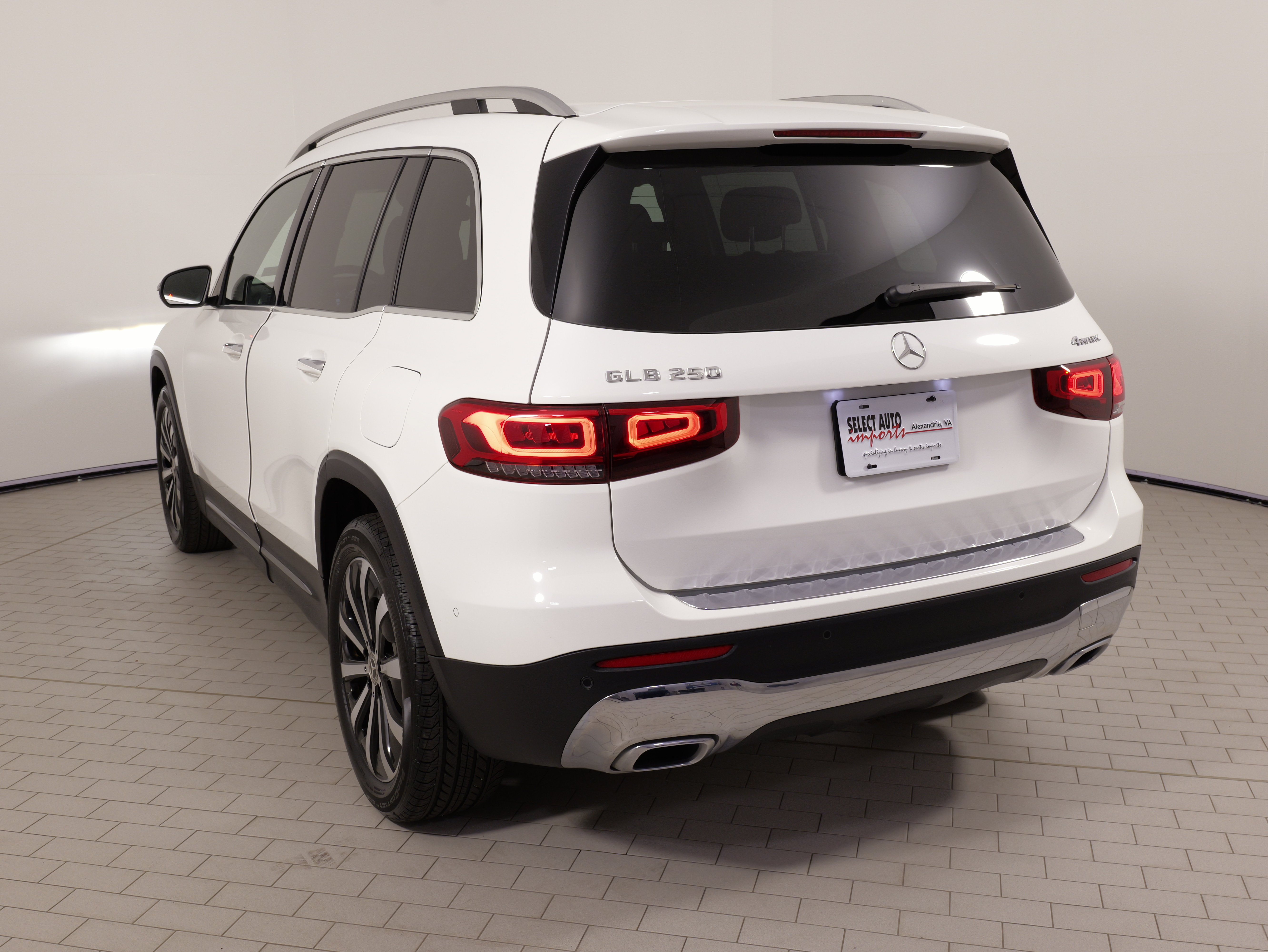 Used 2022 Mercedes-Benz GLB 250 4MATIC image 12