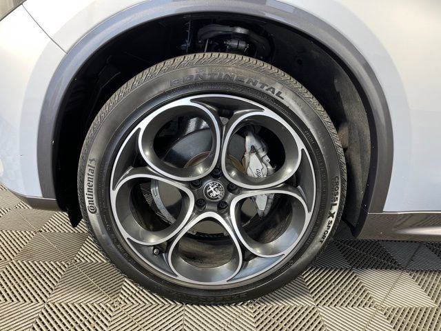 Used 2024 Alfa Romeo Stelvio Ti image 11