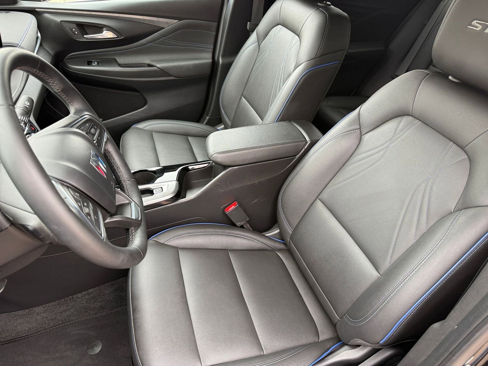 Used 2025 Buick Envista Sport Touring image 36