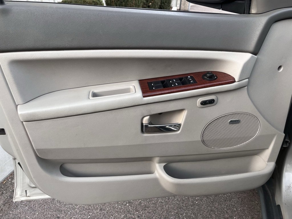 Used 2007 Jeep Grand Cherokee Limited w/ Trailer Tow Group IV image 10