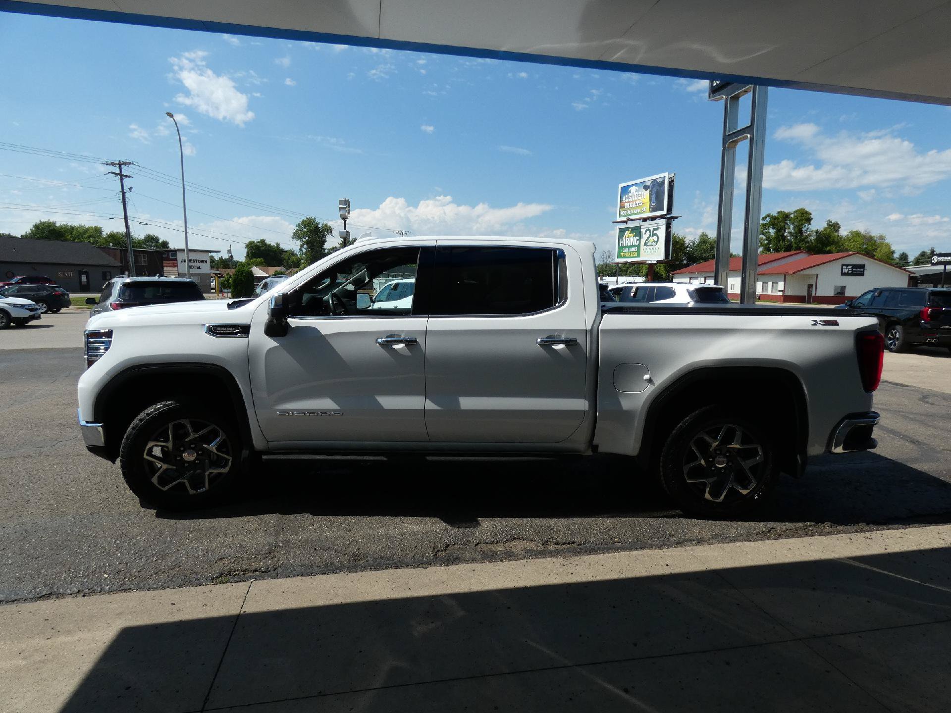 Certified 2025 GMC Sierra 1500 SLT w/ SLT Premium Plus Package AWD/4WD image 10