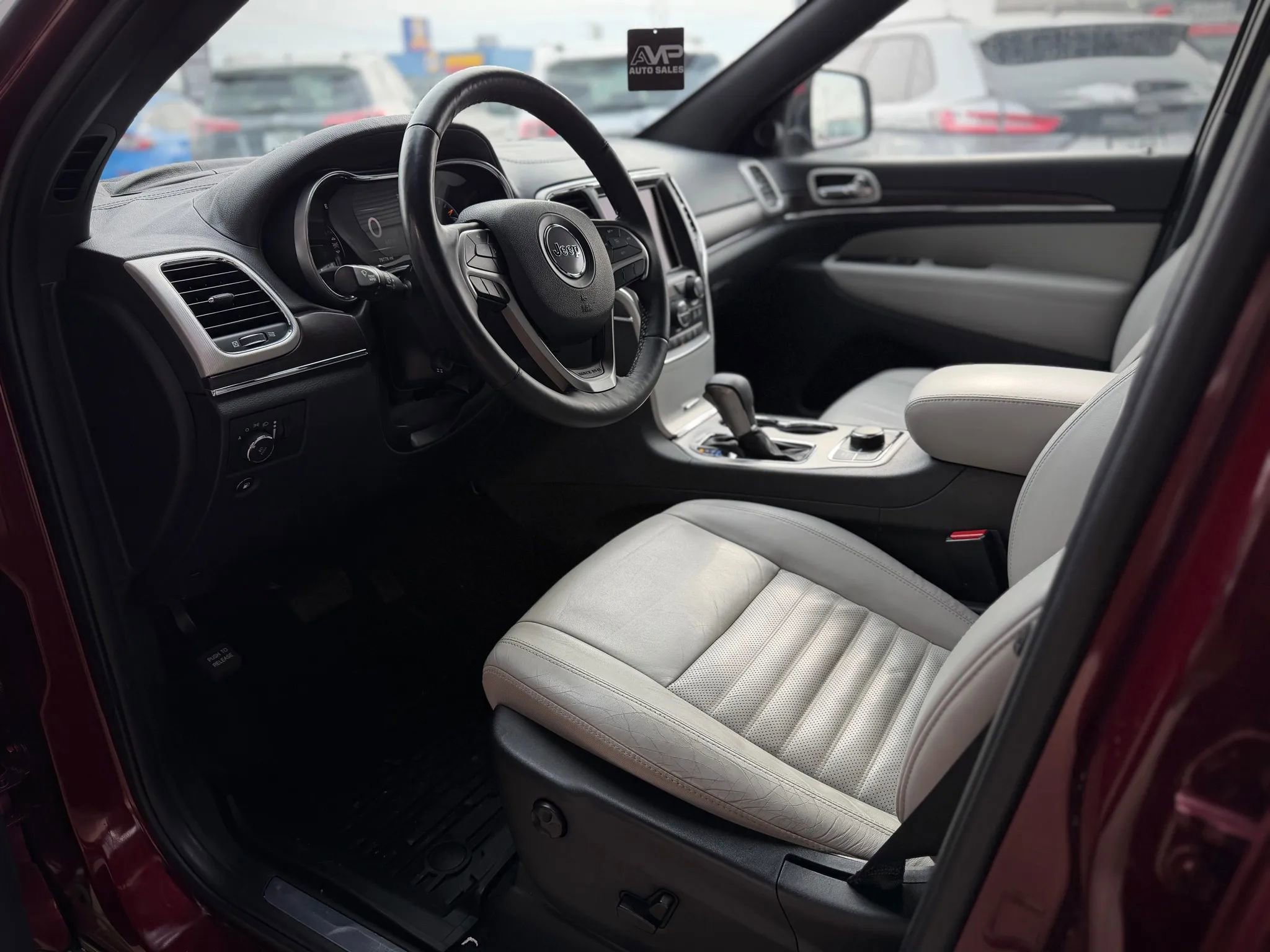 Used 2018 Jeep Grand Cherokee Limited image 7