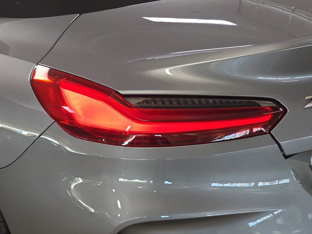 Certified 2025 BMW Z4 M40i w/ Premium Package RWD image 32